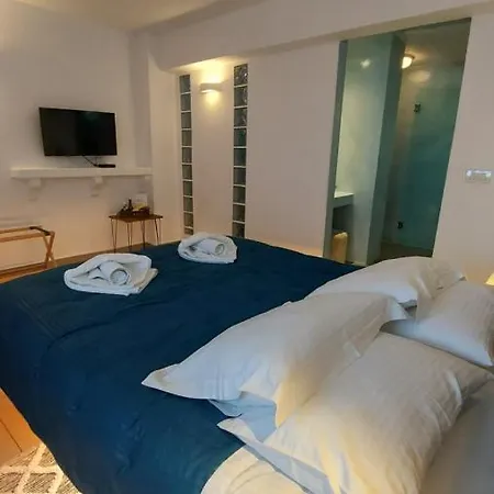 Hotel Ambience Firá