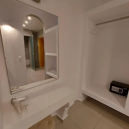 Hotel Ambience Firá