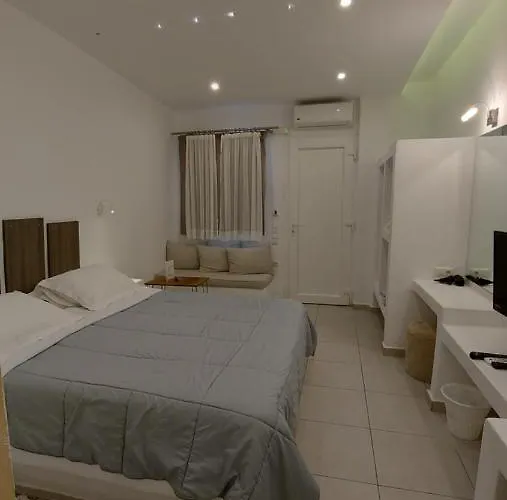 Ambience Fira (Santorini)