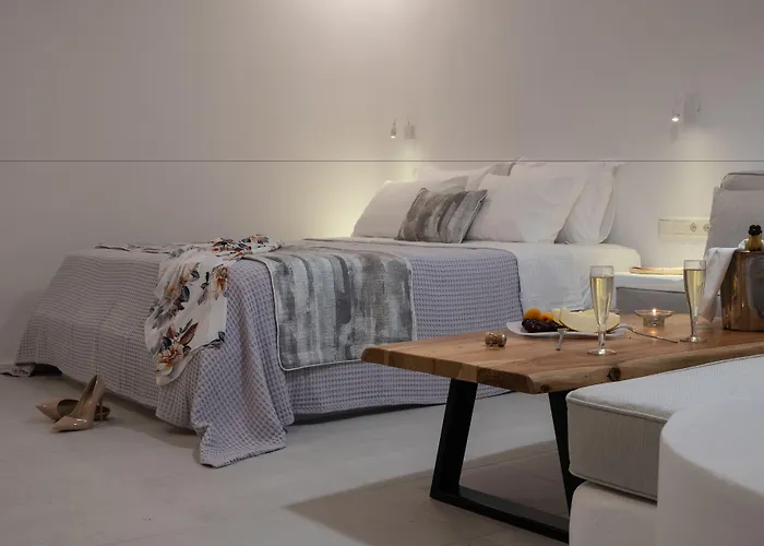 Ambience 4* Fira (Santorini)