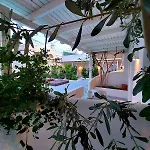 Ambience Fira (Santorini)
