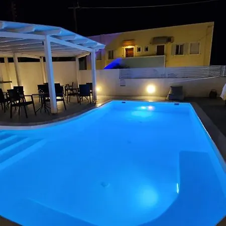 فندق Ambience ثيرا