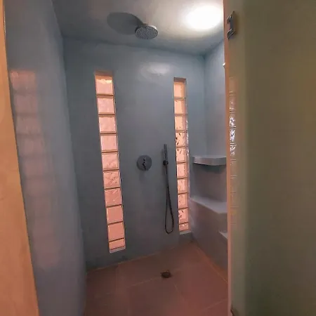 Ambience فندق ثيرا