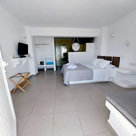Ambience 4* Fira (Santorini)