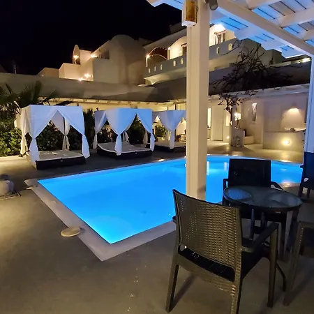 Ambience Fira (Santorini)
