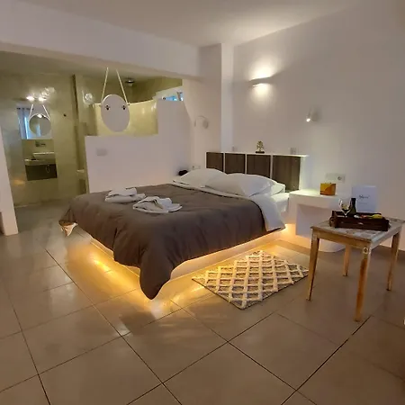 Ambience 4* ثيرا