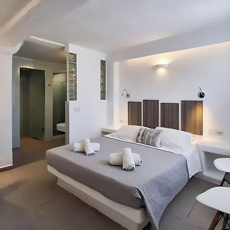 Ambience 4* Fira (Santorini)