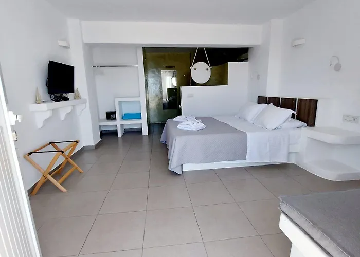 Ambience 4* Fira (Santorini)