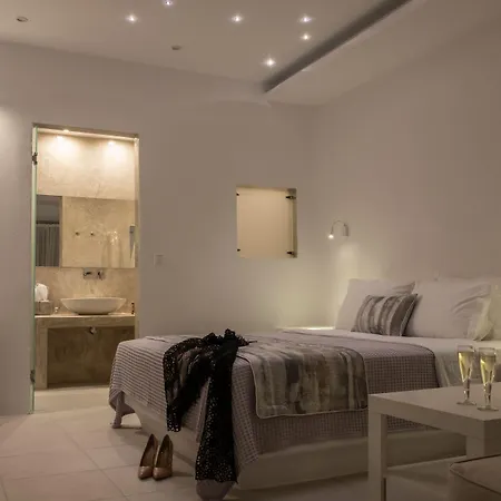 Ambience Fira (Santorini)