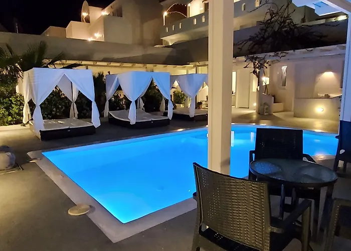 Ambience Fira (Santorini)