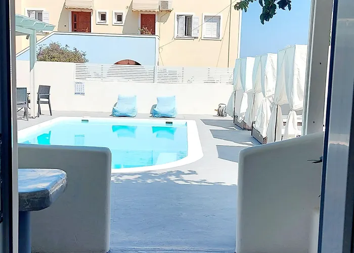 Ambience Fira (Santorini)